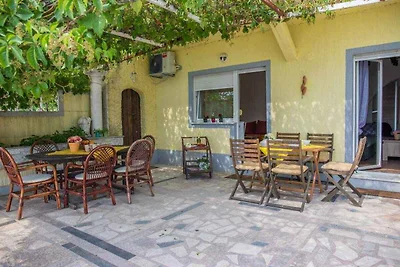 Ferienwohnung mit Terrasse und Klimaanlage