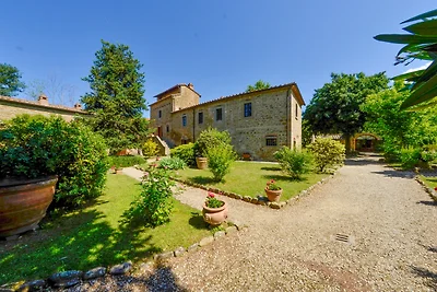 Villa mit Aussenpool und WLAN