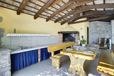 Villa mit Pool und Panoramablick