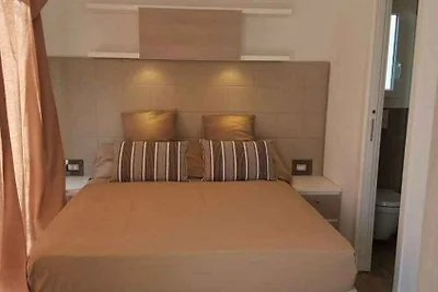 Mobilehome mit Holzterrasse