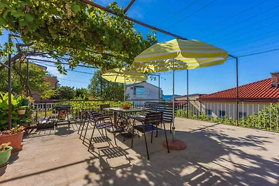 Ferienwohnung mit Terrasse, Klimaanlage und