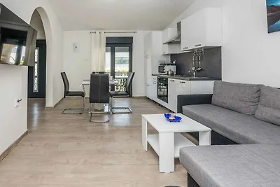 Ferienwohnung mit Balkon und Grill
