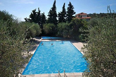 Studio mit Garten , Pool und Fitnessraum