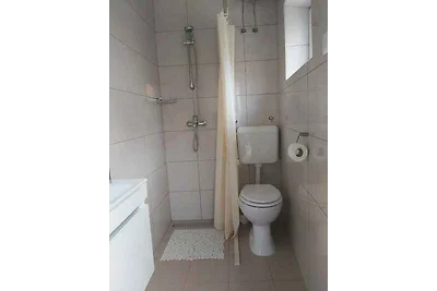 Ferienwohnung mit Klimaanlage am Meer in Brna