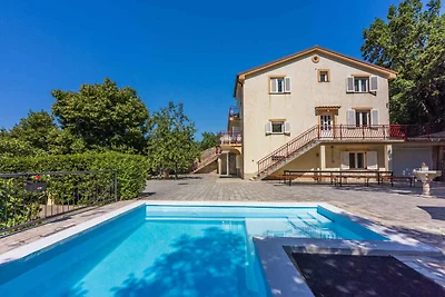 Ferienwohnung mit Balkon, Grill und Pool