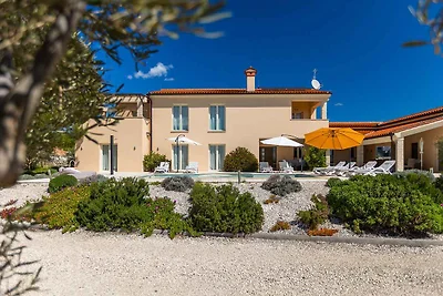 Villa mit Pool, Klimaanlage, Fitness und