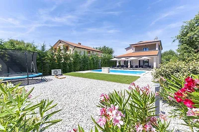 Villa mit Pool