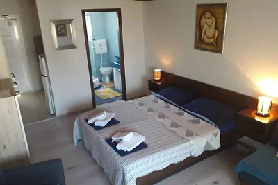 Studio-Apartment A2 mit Balkon 500 m vom Meer