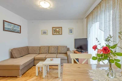 Einfach eingerichtetes Apartment mit 2 Schlaf