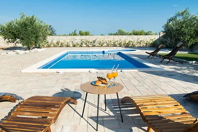Ferienhaus mit Klimaanlage und Aussenpool