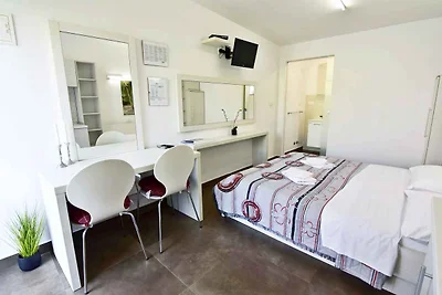 Studio nah am meer, mit pool und jacuzzi