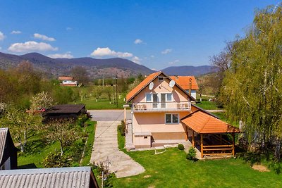 Ferienhaus mit Balkon und Parkplatz