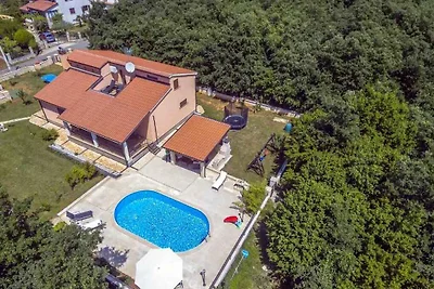 Villa mit Pool und Klimaanlage