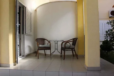 Studio mit Klimaanlage und Terrasse