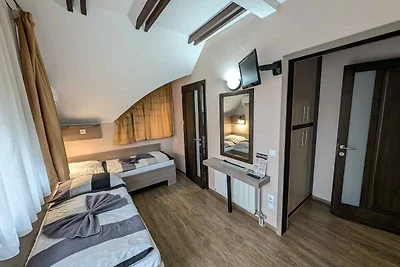 Ferienhaus mit Pool und Whirlpool nur 100 m v