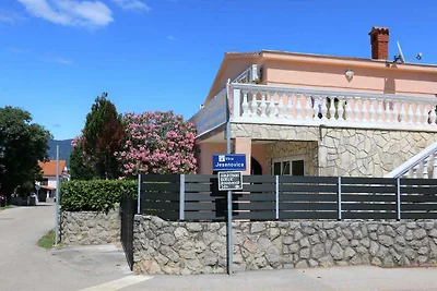 Ferienwohnung mit Klimaanlage und Balkon