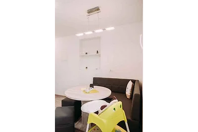 Ferienwohnung Sara mit Meerblick und Pool