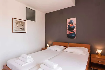 Ferienwohnung mit Swimmingpool und Klima