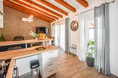 Ferienhaus mit Pool und Klimaanlage