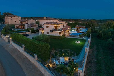 Villa mit toller Ausstattung, Meerblick, Pool