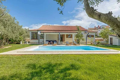Villa mit Privatpool und Garten