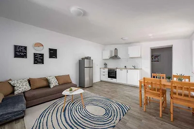 Ferienwohnung mit Balkon und Klimaanlage