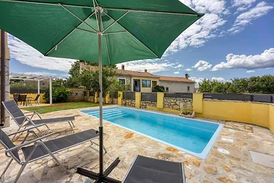 Ferienhaus mit Privatpool und Klimaanlage