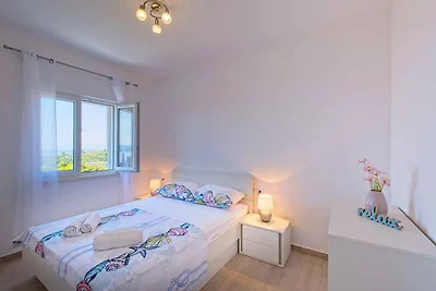 Ferienwohnung mit Terrasse und Meerblick