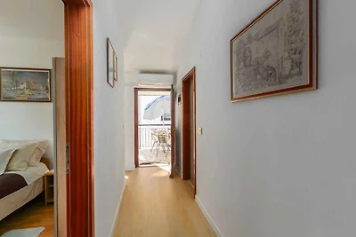 Ferienwohnung mit Balkon und Klimaanlage