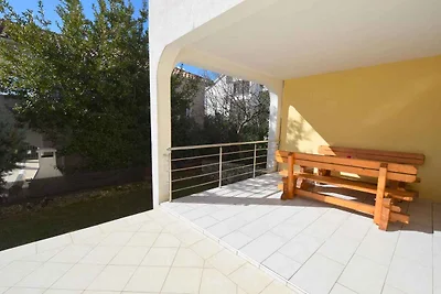 Ferienwohnung mit Terrasse und Klimaanlage