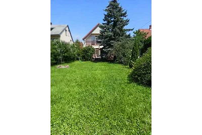 Ferienhaus mit Terrasse, grossem Garten und