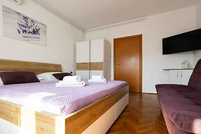 Ferienwohnung mit Pool, Grill und Klimaanlage