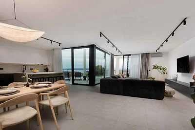 Villa mit Pool und Sommerküche