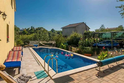 Villa mit Pool für 6 Personen