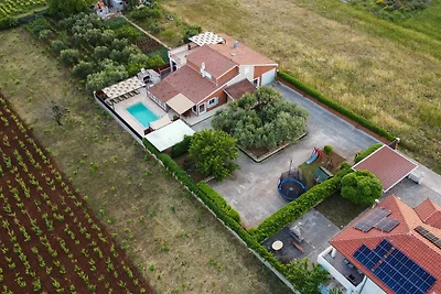 Ferienhaus mit Klimaanlage und Aussenpool
