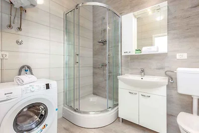 Ferienwohnung mit Pool und Klimaanlage