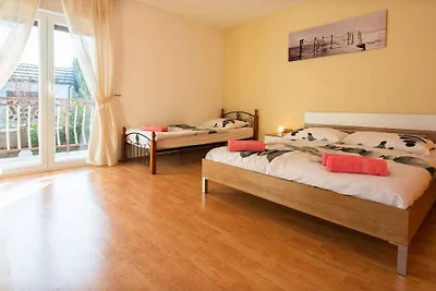 Ferienhaus mit Klimaanlage und Pool