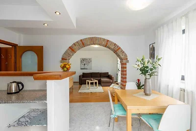 Ferienwohnung mit Klimaanlage und Balkon