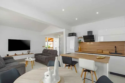 Ferienwohnung mit Klimaanlage und Balkon