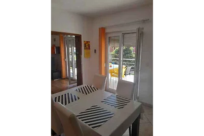 Ferienwohnung mit Klimaanlage und Pool (chlor