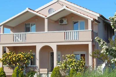Ferienwohnung mit Balkon und Pool