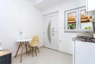 Studio mit Klimaanlage und WLAN