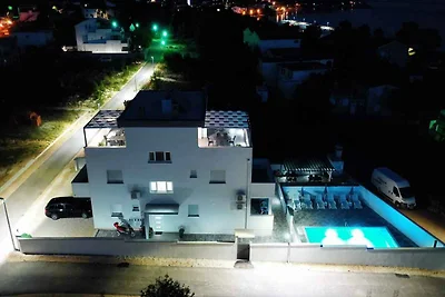 Ferienwohnung mit Swimmingpool, Grillterrasse