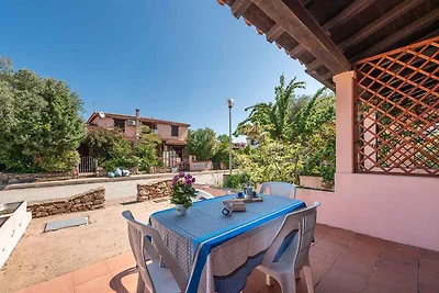 Ferienwohnung mit Terrasse und Gartenmöbeln