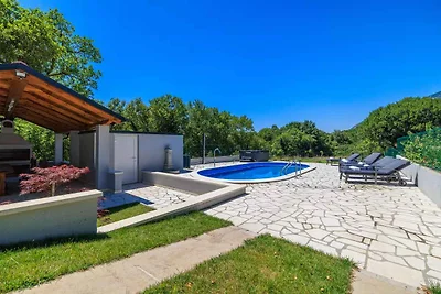 Ferienhaus mit Pool und Klimaanlage