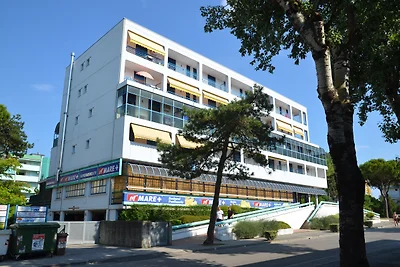 Studio mit Klimaanlage und Balkon