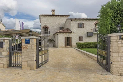 Villa mit toller Ausstattung, Meerblick, Pool