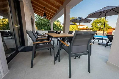 Villa mit Pool