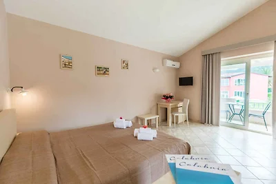 Ferienwohnung mit Klimaanlage und Balkon oder