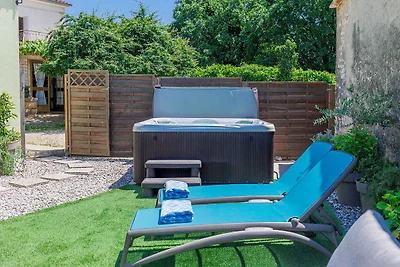 Ferienhaus mit Whirlpool und Grill